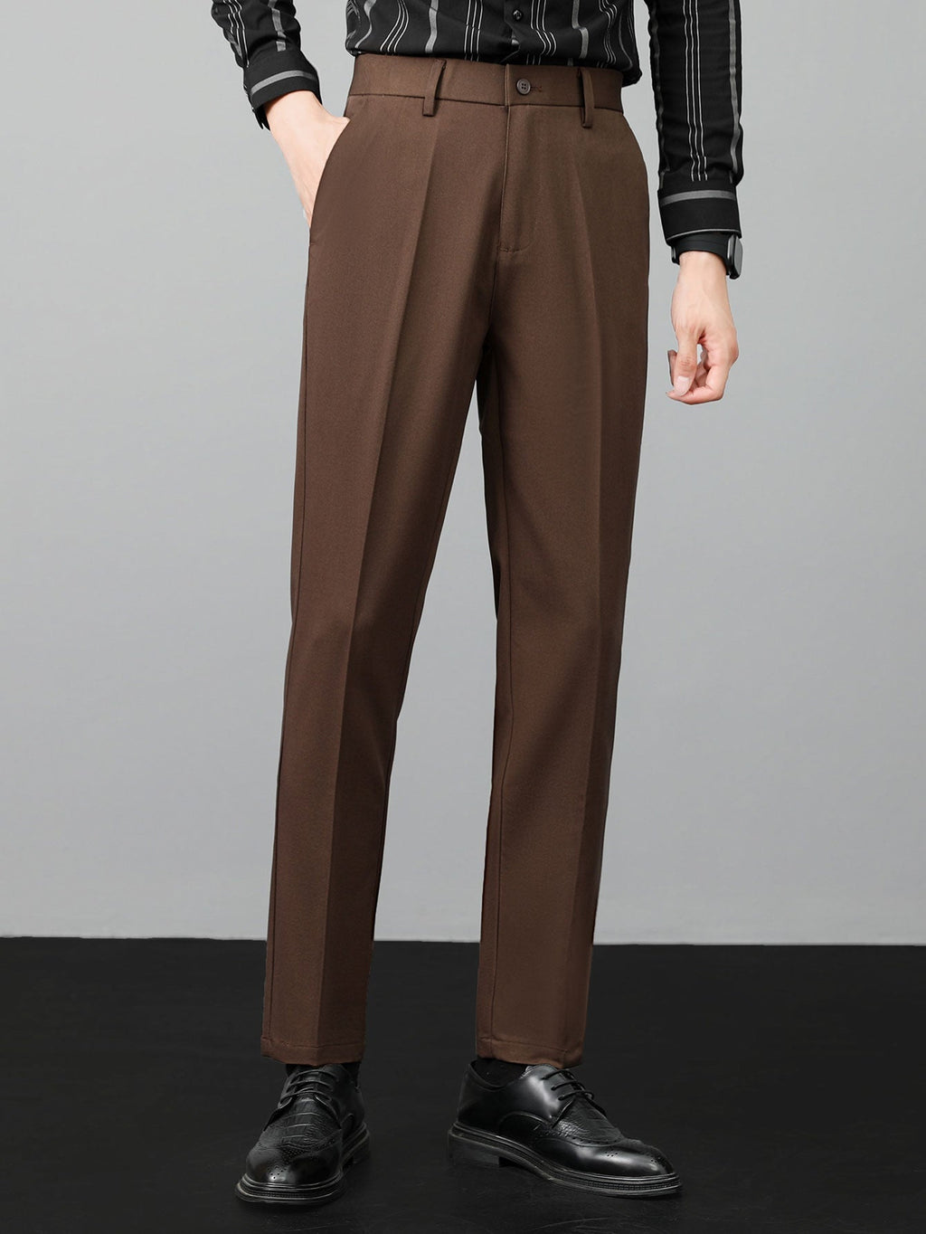Linen Textured Knit Polo & Slim Fit Tapered Trousers